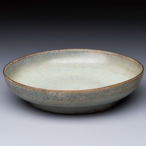 A Chinese guan-type dish, Yuan/Ming — photo 3