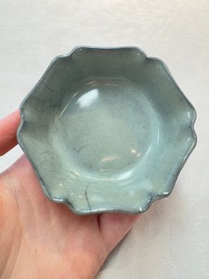 A Chinese guan-type flower-shaped brush washer, Song or later — 照片 7