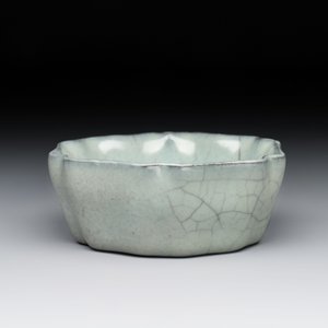 A Chinese guan-type flower-shaped brush washer, Song or later — 照片 3
