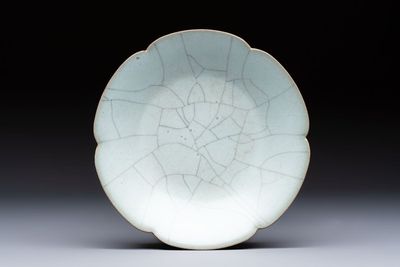 A Chinese Guan-type flower-shaped plate, 18th C.