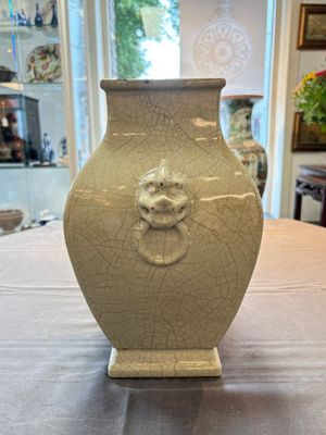 A Chinese guan-type square 'hu' vase, Yongzheng mark and of the period — 照片 4