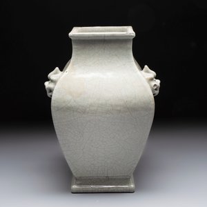 A Chinese guan-type square 'hu' vase, Yongzheng mark and of the period — 照片 2