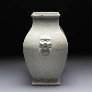 A Chinese guan-type square 'hu' vase, Yongzheng mark and of the period — 照片 4