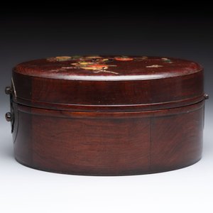 A Chinese hardstone and mother-of-pearl embellished huanghuali box, 19th C. — photo 3