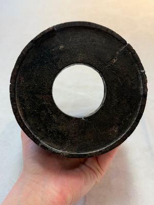 A Chinese hardstone, mother-of-pearl and silver embellished zitan bitong, Chongzhen mark, 17/18th C. — foto 8