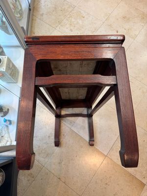 A Chinese hardwood low table with two famille rose plaques, Republic — photo 17