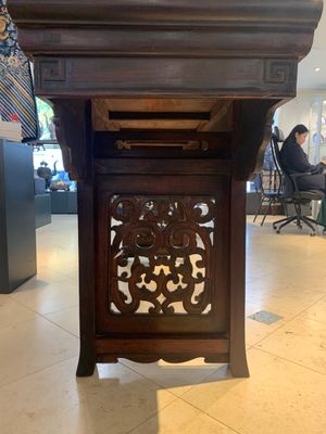 A Chinese hardwood recessed-leg altar table, 'qiaotouan', 19/20th C. — photo 11
