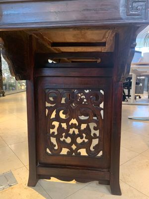 A Chinese hardwood recessed-leg altar table, 'qiaotouan', 19/20th C. — photo 2