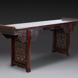 A Chinese hardwood recessed-leg altar table, 'qiaotouan', 19/20th C. — photo 1
