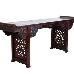 A Chinese hardwood recessed-leg altar table, 'qiaotouan', 19/20th C. — photo 2