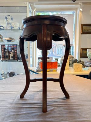 A Chinese hardwood stand with a mounted famille rose plaque, Republic — photo 2