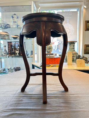 A Chinese hardwood table with a famille rose plaque top, Republic — 照片 6