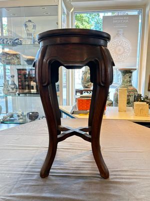 A Chinese hardwood table with a famille rose plaque top, Republic — 照片 7