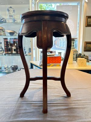 A Chinese hardwood table with a famille rose plaque top, Republic — 照片 8