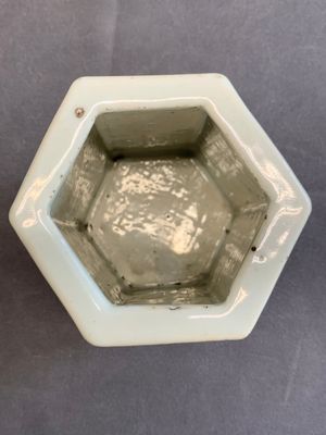 A Chinese hexagonal famille rose 'Du Zhan Ao Tou 獨占鰲頭' brush pot, Yongzheng — photo 7