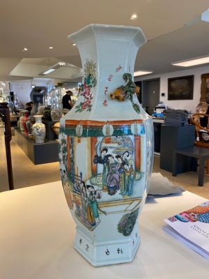 A Chinese hexagonal famille rose vase, signed Pan Zhaotang 潘肇唐, dated 1920 — photo 4