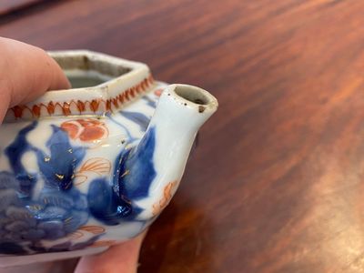 A Chinese hexagonal Imari-style teapot and cover, Kangxi — 照片 9