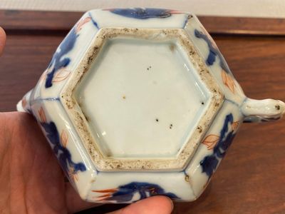 A Chinese hexagonal Imari-style teapot and cover, Kangxi — 照片 10