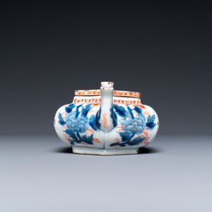 A Chinese hexagonal Imari-style teapot and cover, Kangxi — 照片 3