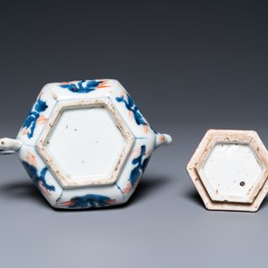 A Chinese hexagonal Imari-style teapot and cover, Kangxi — 照片 7