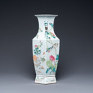 A Chinese hexagonal qianjiang cai 'antiquities' vase, 19th C. — 照片 2