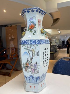 A Chinese hexagonal qianjiang cai vase, signed Hui Ru Shi 慧如氏, dated 1910 — 照片 3