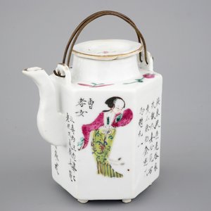 A Chinese hexagonal teapot with scenes from Wu Shuang Pu, 19th C. — 照片 1