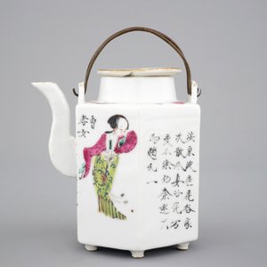 A Chinese hexagonal teapot with scenes from Wu Shuang Pu, 19th C. — 照片 2