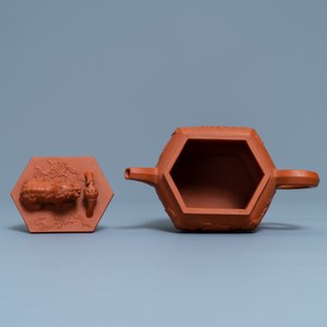 A Chinese hexagonal Yixing stoneware teapot and cover, Kangxi — photo 6