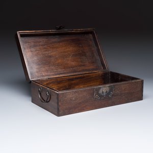 A Chinese hongmu box and cover with bronze mounts — foto 2