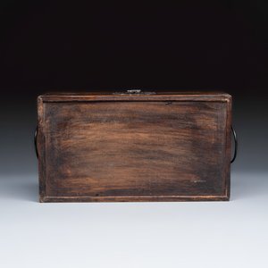 A Chinese hongmu box and cover with bronze mounts — foto 8
