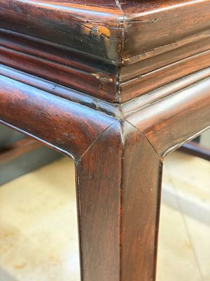 A Chinese hongmu stand and a square low table, 19th C. — photo 18