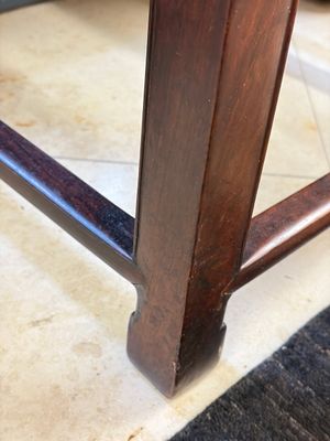 A Chinese hongmu stand and a square low table, 19th C. — photo 19