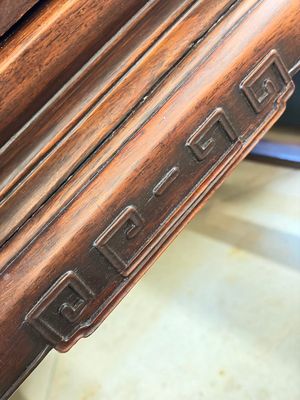 A Chinese hongmu stand and a square low table, 19th C. — photo 20
