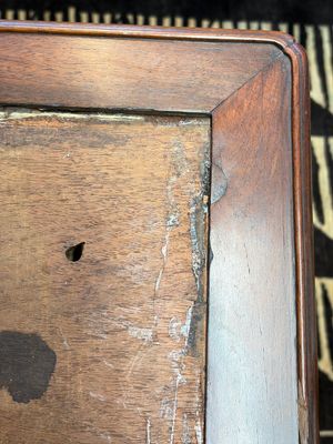 A Chinese hongmu stand and a square low table, 19th C. — photo 4