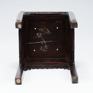 A Chinese hongmu stand and a square low table, 19th C. — photo 14