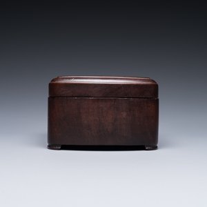 A Chinese huali box and cover, a burl wood-topped stand, a table screen mirror and a pair of Buddhist lions,  19/20th C. — 照片 18