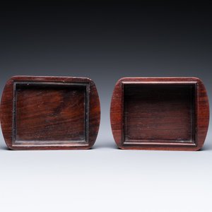 A Chinese huali box and cover, a burl wood-topped stand, a table screen mirror and a pair of Buddhist lions,  19/20th C. — 照片 19