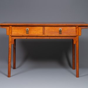 A Chinese huanghuali wooden two-drawer recessed-leg table, 19/20th C. — 照片 3