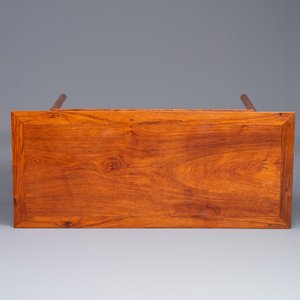 A Chinese huanghuali wooden two-drawer recessed-leg table, 19/20th C. — 照片 6