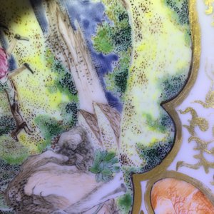 A Chinese Imari Cornelis Pronk: “Dames au Parasol" plate and a Meissen-style plate with a hunting scene, Qianlong — 照片 11