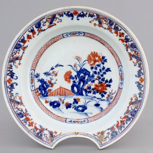A Chinese Imari porcelain shaving bowl, 18th C. — photo 1