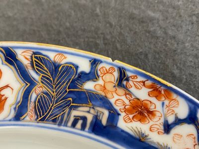 A Chinese Imari-style armorial plate, Kangxi — 照片 10