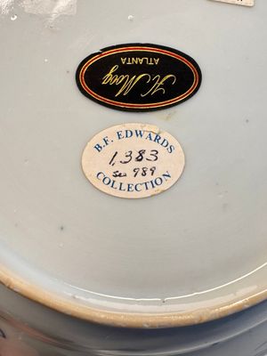 A Chinese Imari-style armorial plate with an alliance coat of arms of De Hoorn and Van den Berg for the Dutch market, Kangxi/Yongzheng — photo 13