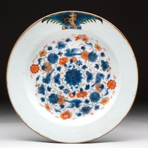 A Chinese Imari-style armorial plate with the arms of Page for the English market, Kangxi, ca. 1718 — photo 1