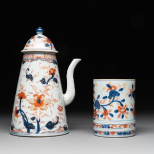 A Chinese Imari-style butter tub, a chocolate jug and a mug, Qianlong — photo 5