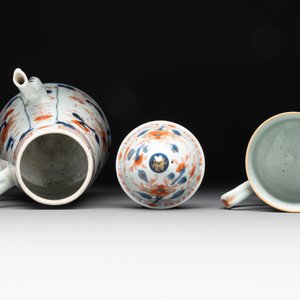 A Chinese Imari-style butter tub, a chocolate jug and a mug, Qianlong — photo 6