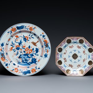 A Chinese Imari-style dish and an octagonal famille rose dish, Kangxi/Qianlong — photo 2