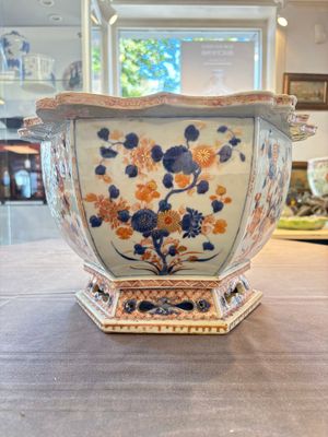 A Chinese Imari-style hexagonal jardinière with floral design, Qianlong — 照片 2