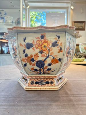 A Chinese Imari-style hexagonal jardinière with floral design, Qianlong — 照片 6